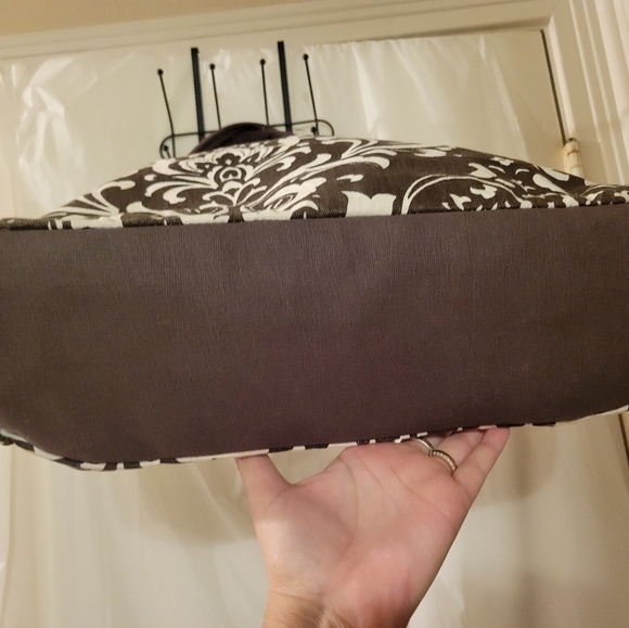 Buckhead Betties brown and white floral tote, with initial B for Beautiful! - Picture 3 of 10